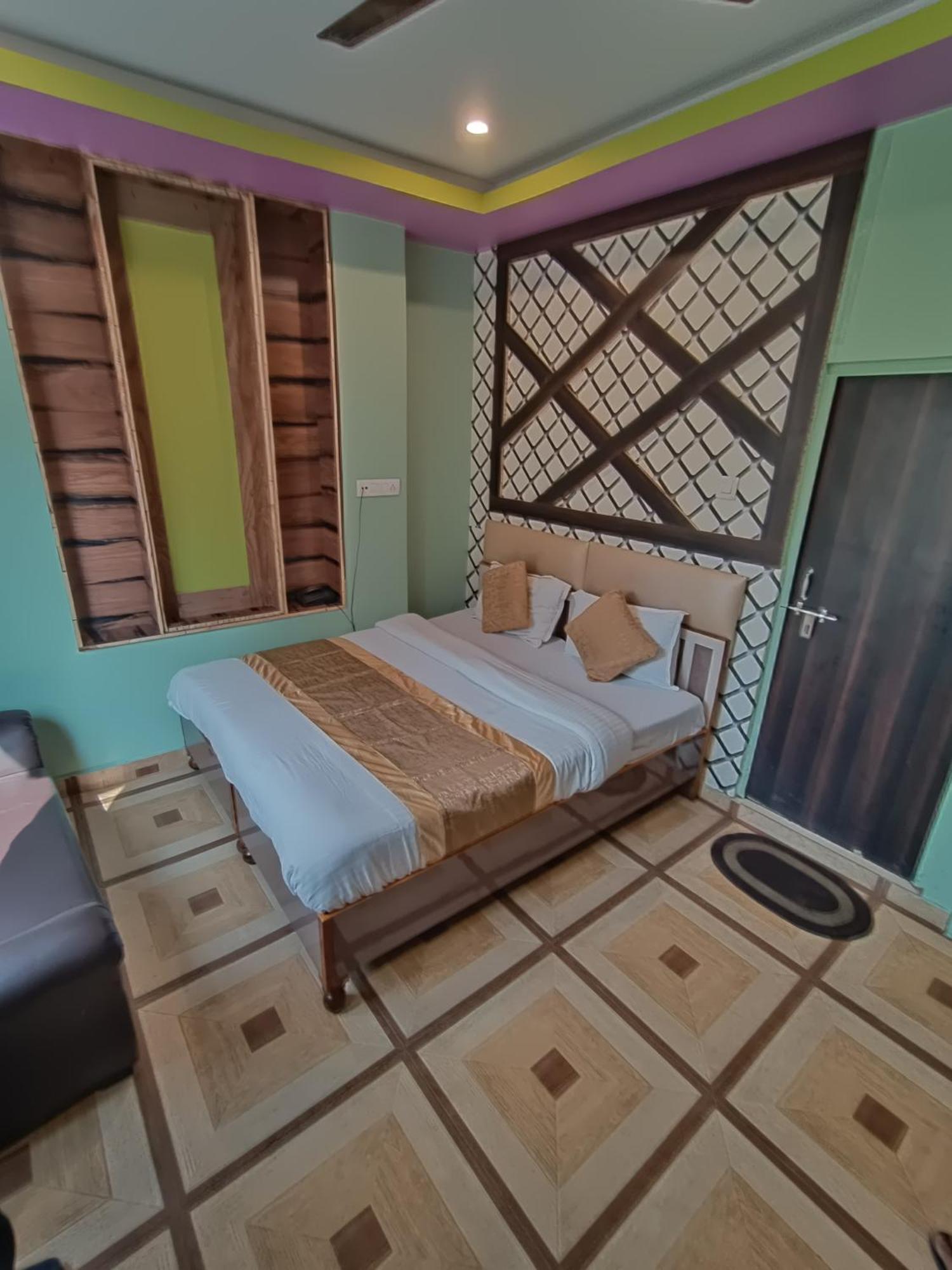 Hotel Picasso Varanasi Prime Location Ngoại thất bức ảnh