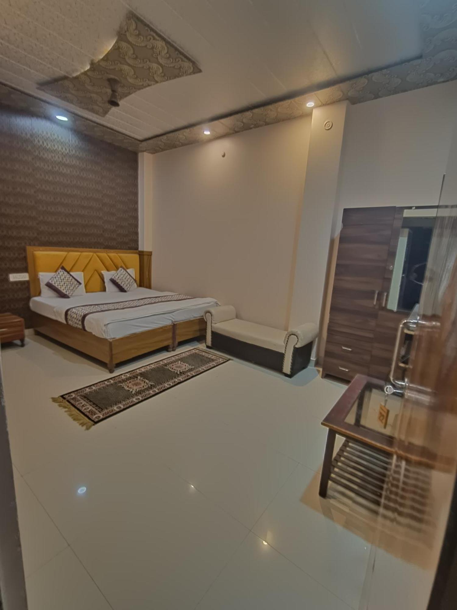 Hotel Picasso Varanasi Prime Location Ngoại thất bức ảnh