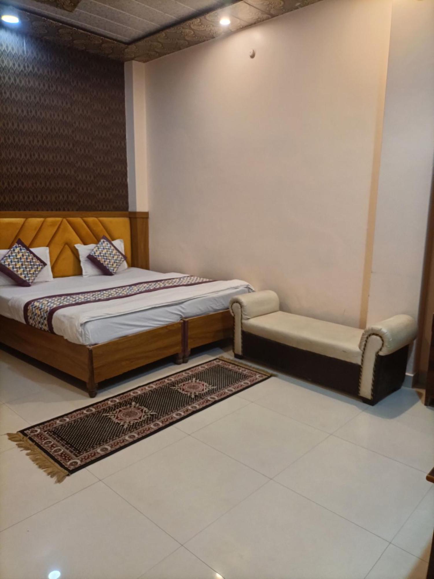 Hotel Picasso Varanasi Prime Location Ngoại thất bức ảnh